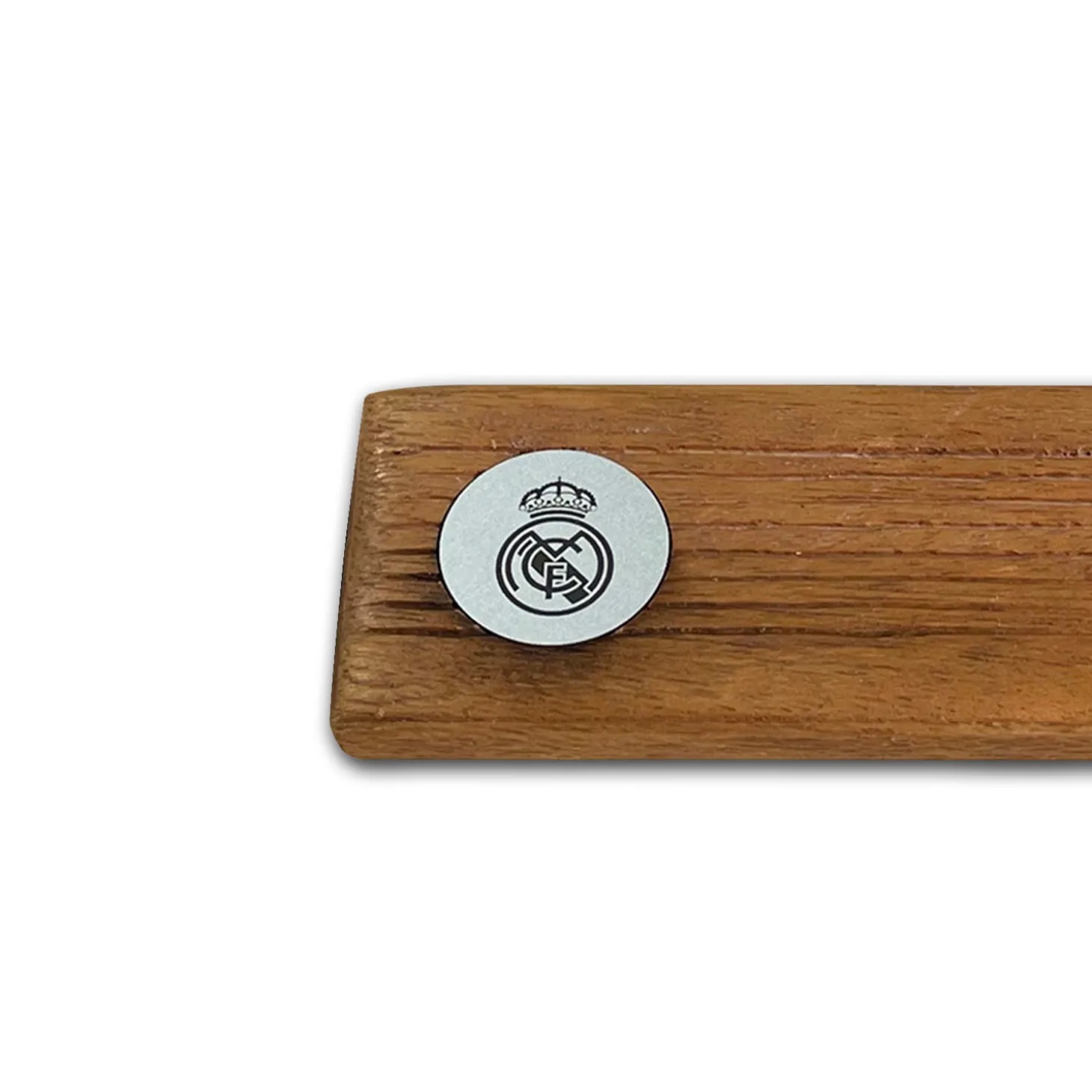 santiago_bernabu_stadium_real_madrid_locker_room_piece__brown_wood_teak_2.webp Pursuit 3 Back To School | Memorabilia^Santiago Bernabéu Stadium Real Madrid Locker Room Piece – Brown Wood Teak